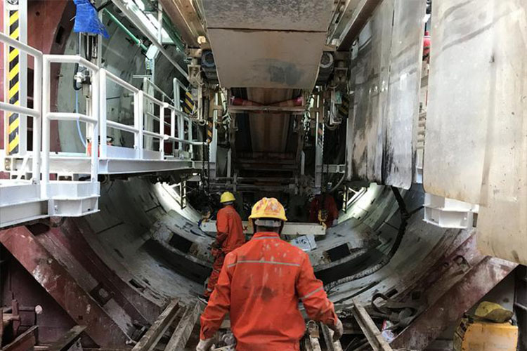 盾构处理消泡剂隧道作业